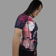 Load image into Gallery viewer, FEMALE  - SAMURAI S/S RASH GUARD - BLACK/PINK
